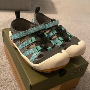 Keen Knotch Creek Sandal- boys size 2